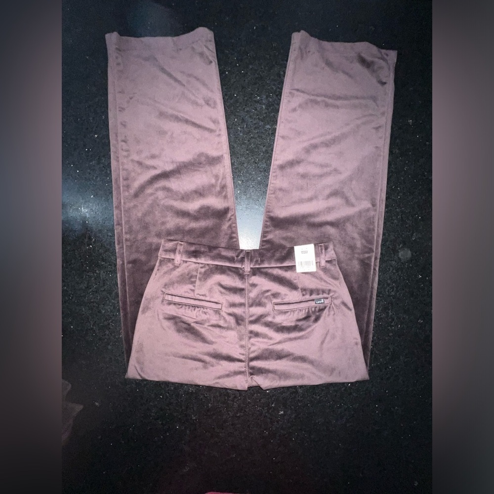 🎉HOST PICK🎉 NWT LEVI’S PLUM VELVET WIDE LEG BAGGY LEG PANTS SZ 25x31 - Picture 8 of 13